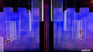 创历史，埃因霍温是首支正式比赛在安菲尔德打进3球的荷兰球队