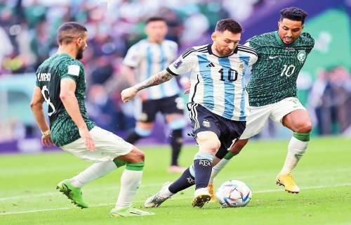 欧洲足球一夜疯狂：水晶宫绝杀，多特6轮不败，罗马爆冷